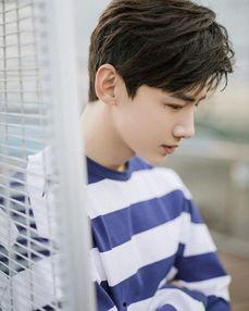 爆料白敬亭跳舞视频,舞姿翩翩引网友热议 第1张 爆料白敬亭跳舞视频,舞姿翩翩引网友热议 第1张